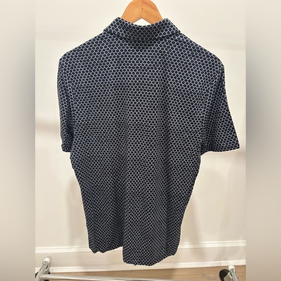 Faherty Navy and White Fishscale Pattern men's  Shirt - Picture 2 of 3